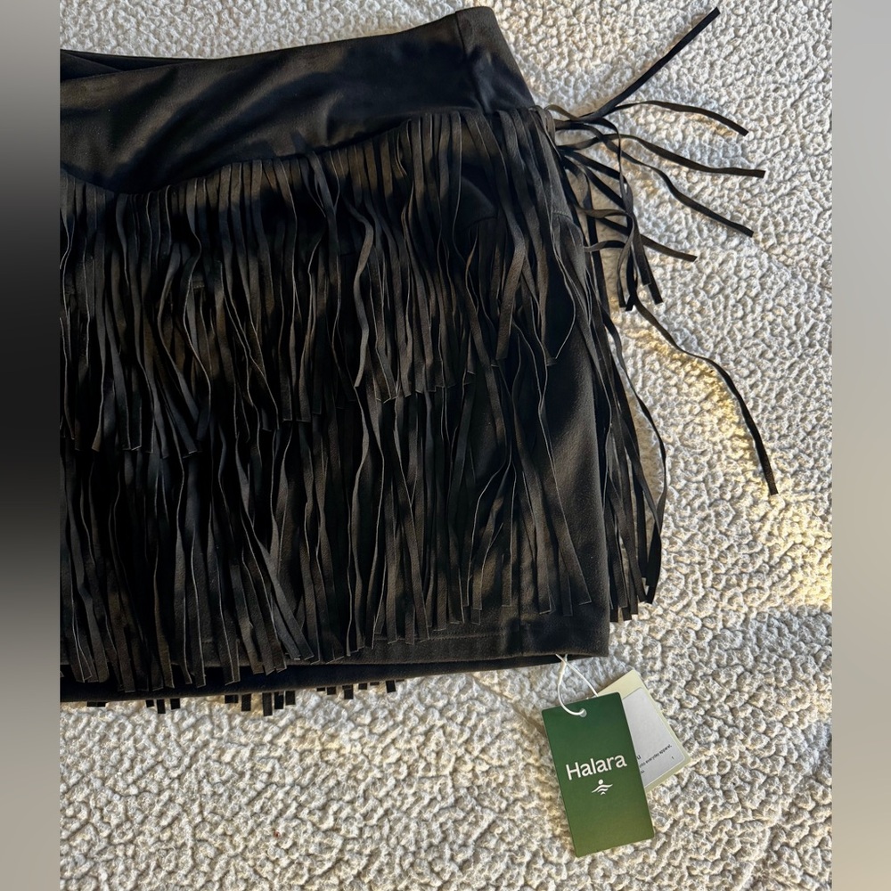 HALARA Crossover High Waisted 2 in 1 Suede Fringe Skirt Black XL - Picture 5 of 5